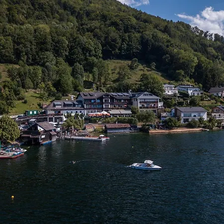 Hotel Grünberg Am 3*